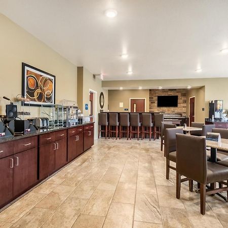 Cobblestone Hotel & Suites - Andrews Bagian luar foto