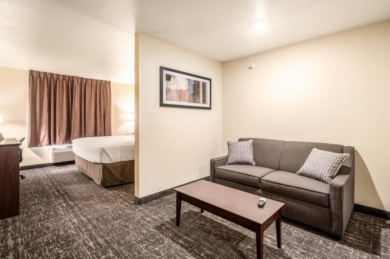 Cobblestone Hotel & Suites - Andrews Bagian luar foto