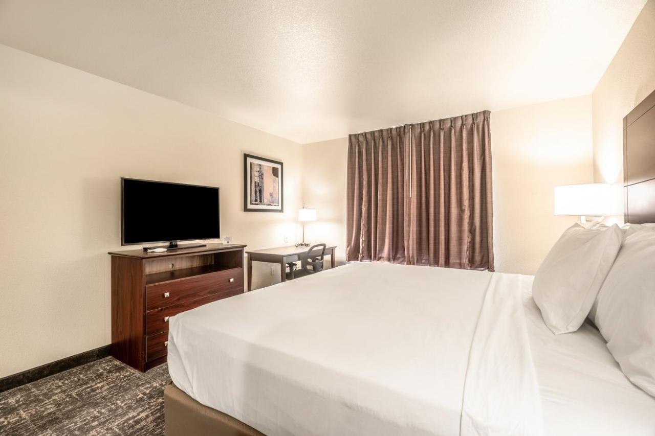 Cobblestone Hotel & Suites - Andrews Bagian luar foto