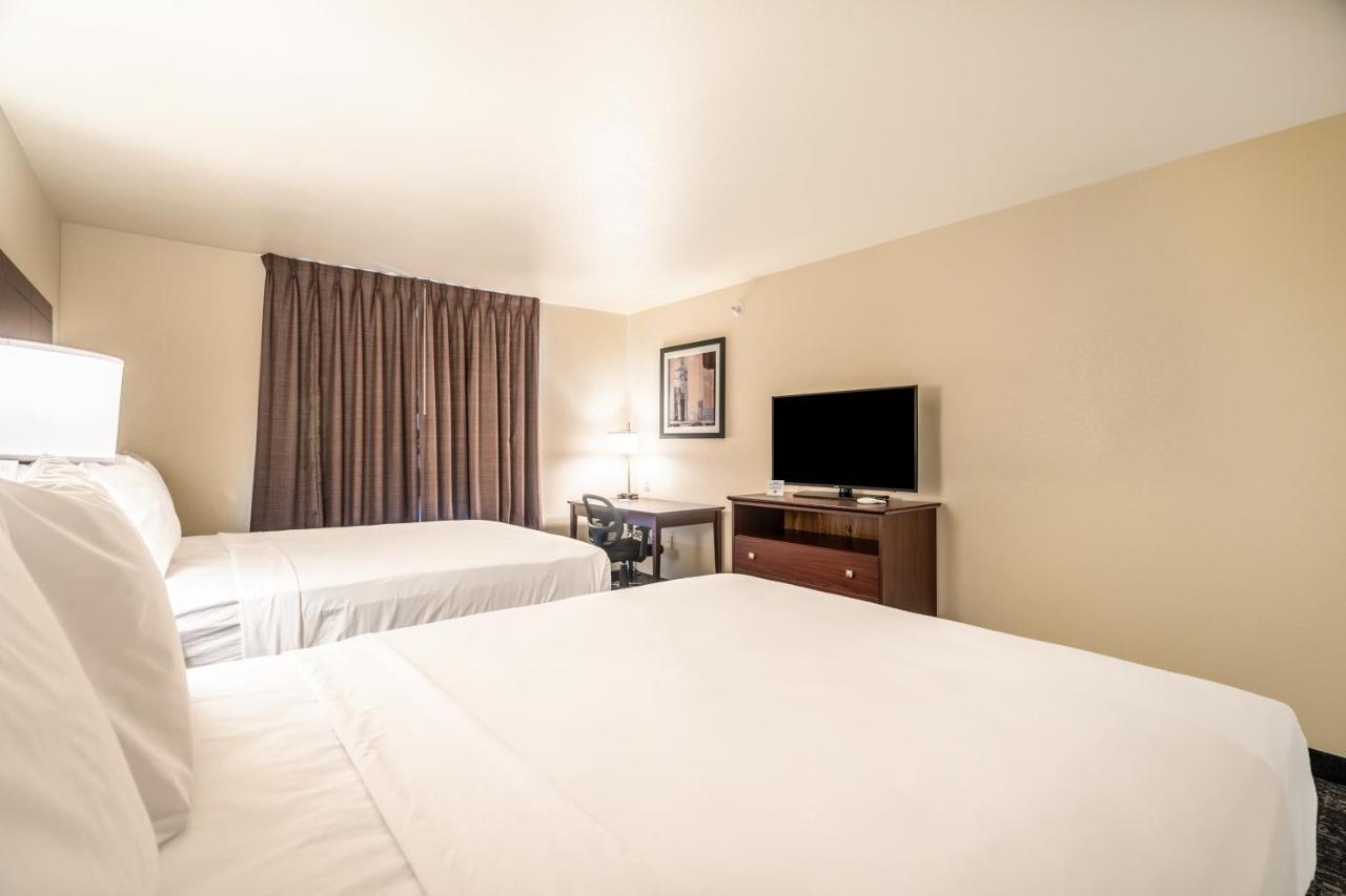 Cobblestone Hotel & Suites - Andrews Bagian luar foto